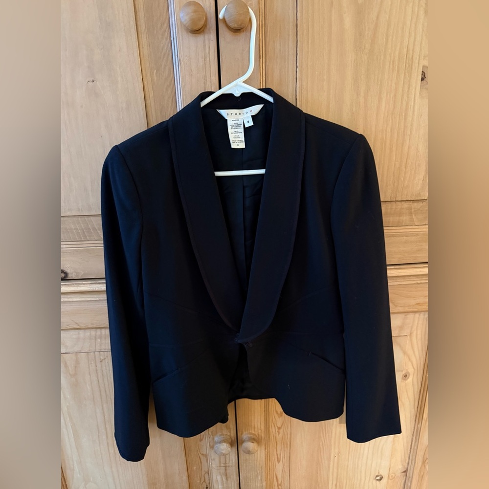 Max Studio Black Blazer- slimming and sort of tuxedo style